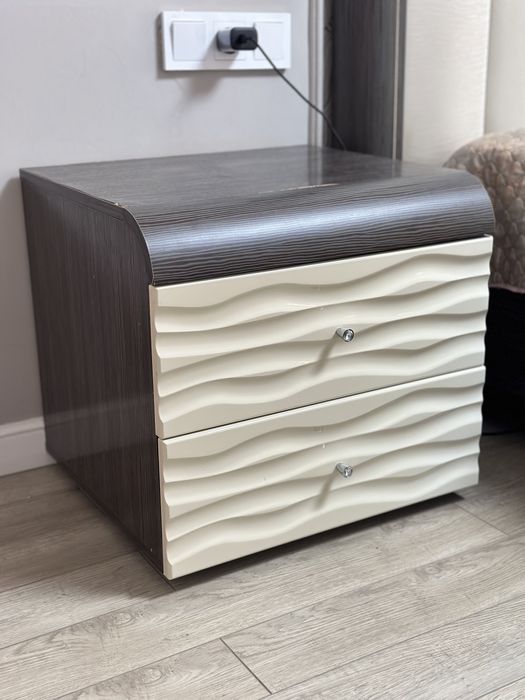 Продам спальный гарнитур