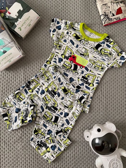 Carter's фирмасының киімдері сатылады