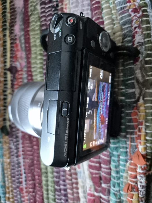 Sony NEX F3 + Sony SEL1855 (3x оптичен zoom)