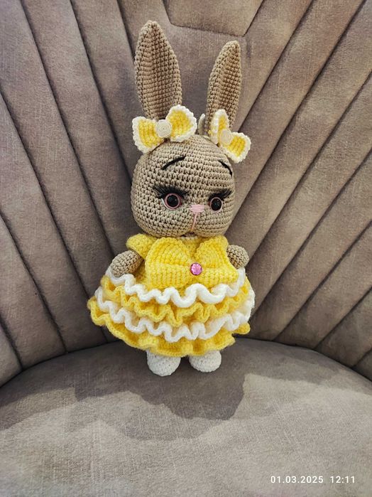 Мека играчка зайче .