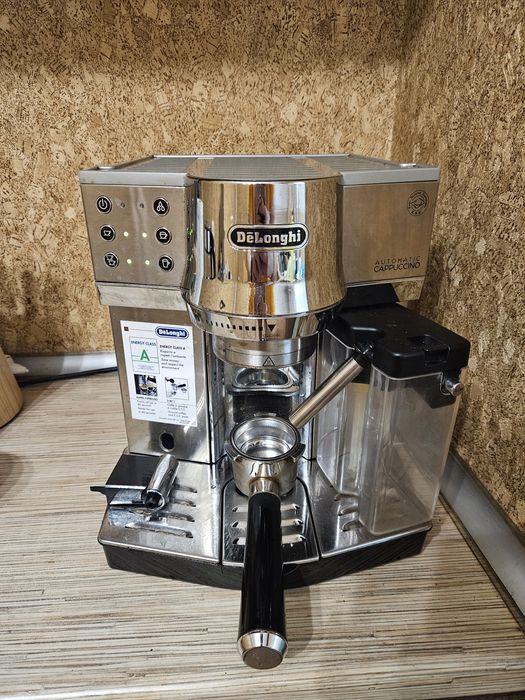 Кофемашина Delonghi в идеальном состоянии