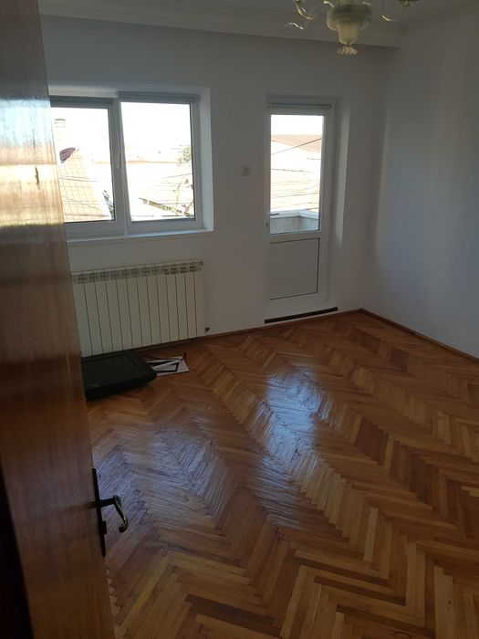 Inchiriez casa 5 camere termen lung
