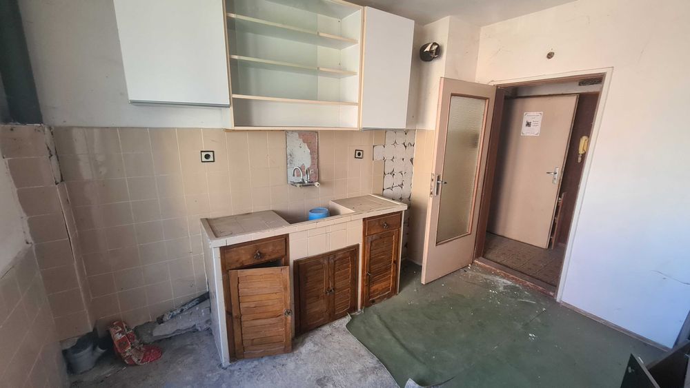 Продава се Тристаен апартамент в Разград, Абритус - 95 кв.м за 886 €/кв.м - Снимка #3