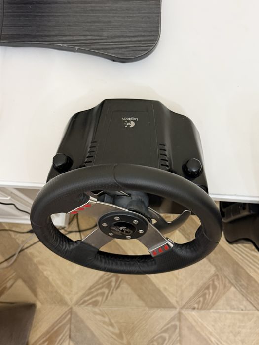 Руль logitech.