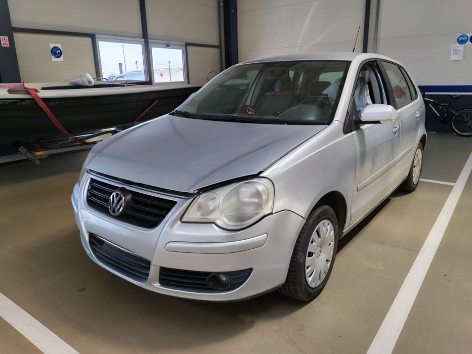 Vând vw polo 1.4 fsi 2005lanț sărit de la punct culbuctori terminați chiulasă distribuție caroserie  foarte bună