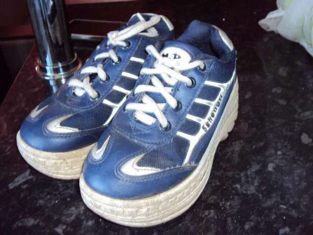 Кроссовки.  30 р-ра