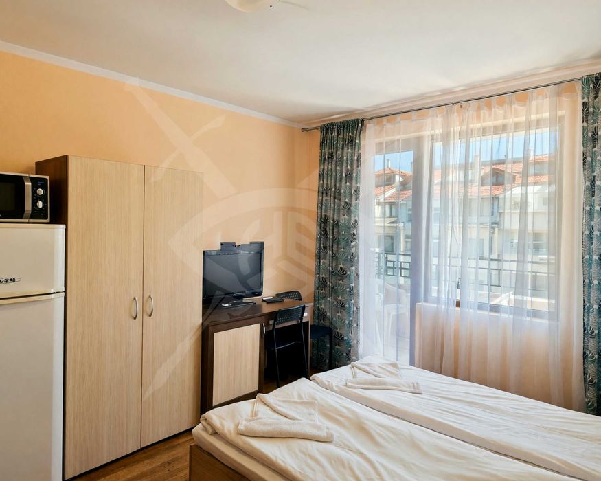 Дава се под наем Едностаен апартамент в Бургас, Лазур - 30 кв.м за 350 € - Снимка #1