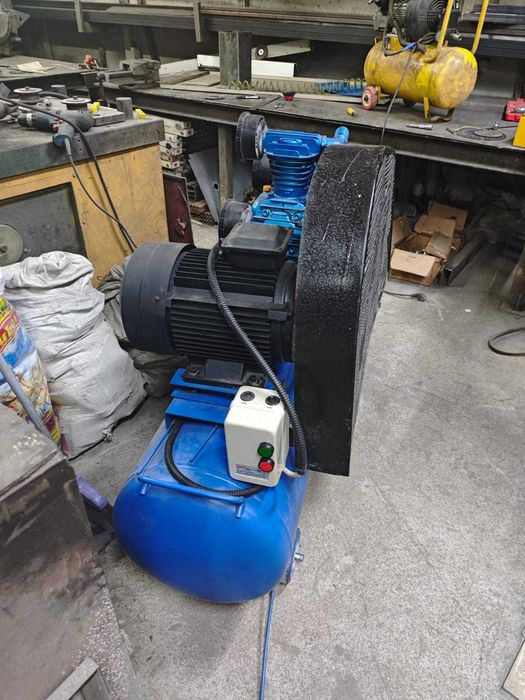 компрессор поршневой 0.9 куба в минуту