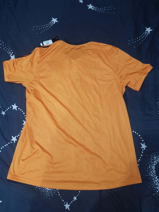 Тениска на Реал Мадрит - чисто нови