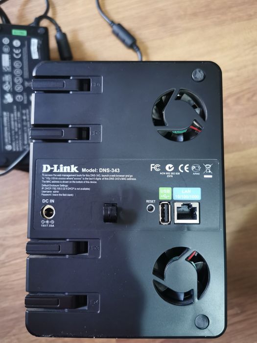 D-Link Dns343 NAS 4 bay diskless