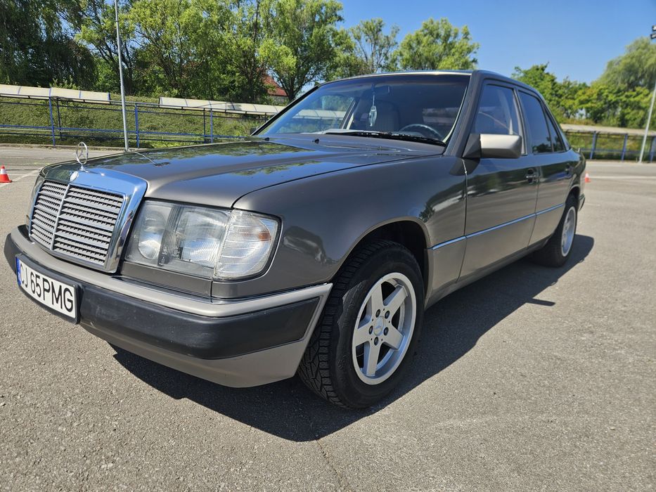 MERCEDES-BENZ E-Class 1992 — imagine 4
