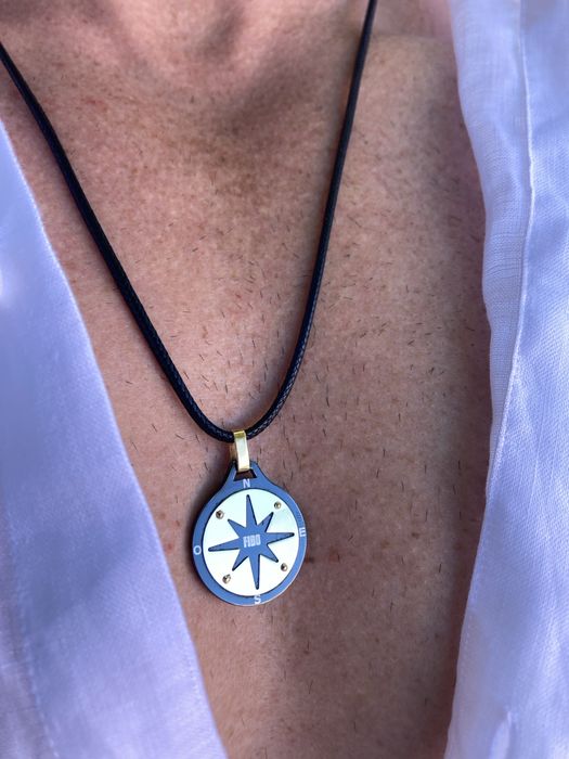 Pandantiv Fibo model Busola/Morile de vant aur alb/galben