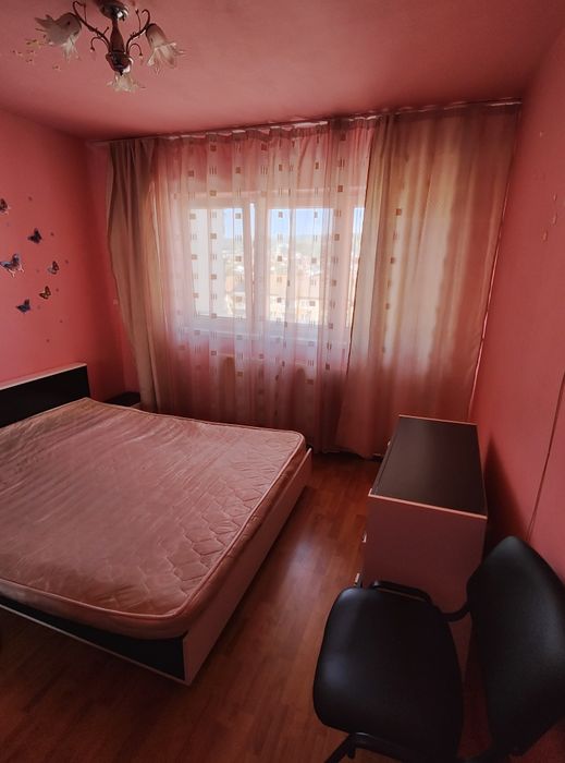 Închiriez apartament pe Bld.Transilvaniei