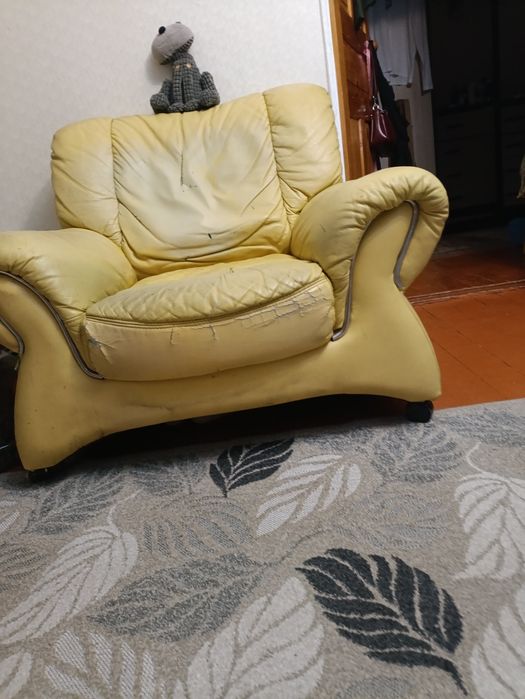 Отдам кресло бесплатно в нормальном состоянии