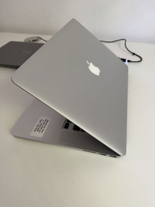 Macbook PRO  2.3 Ghz 16 gb ram
