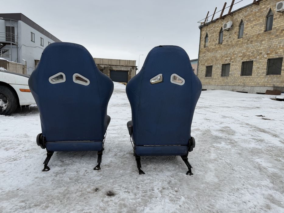 Сидения передние ковши