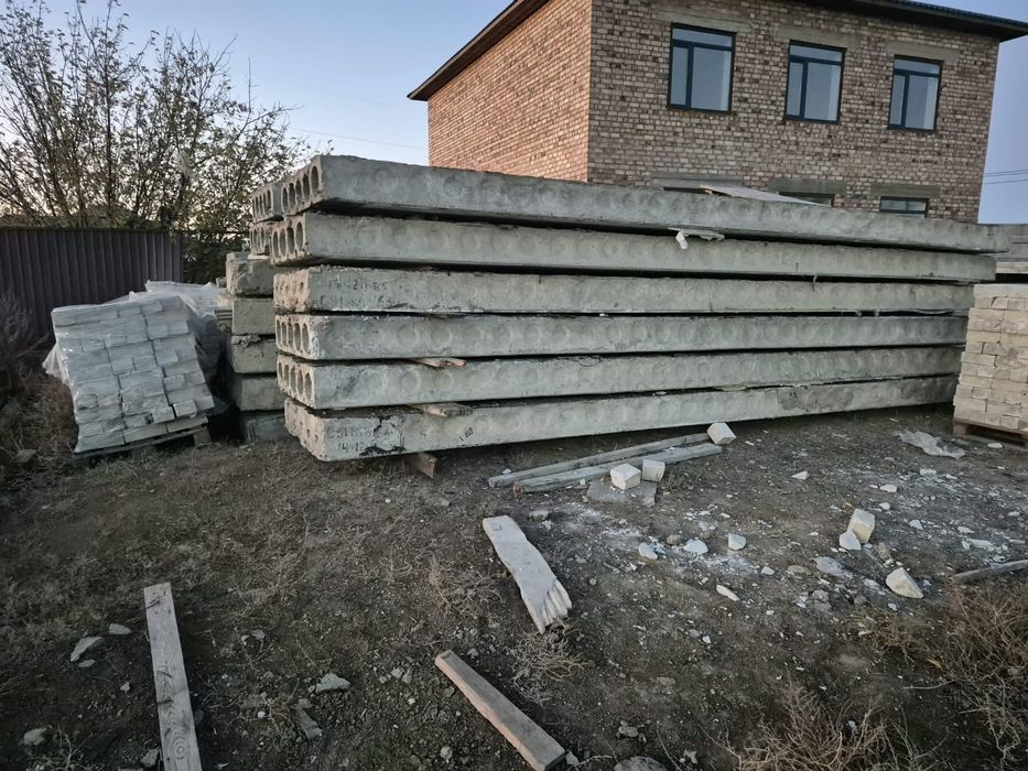 Плиты перекрытия ,кирпичи