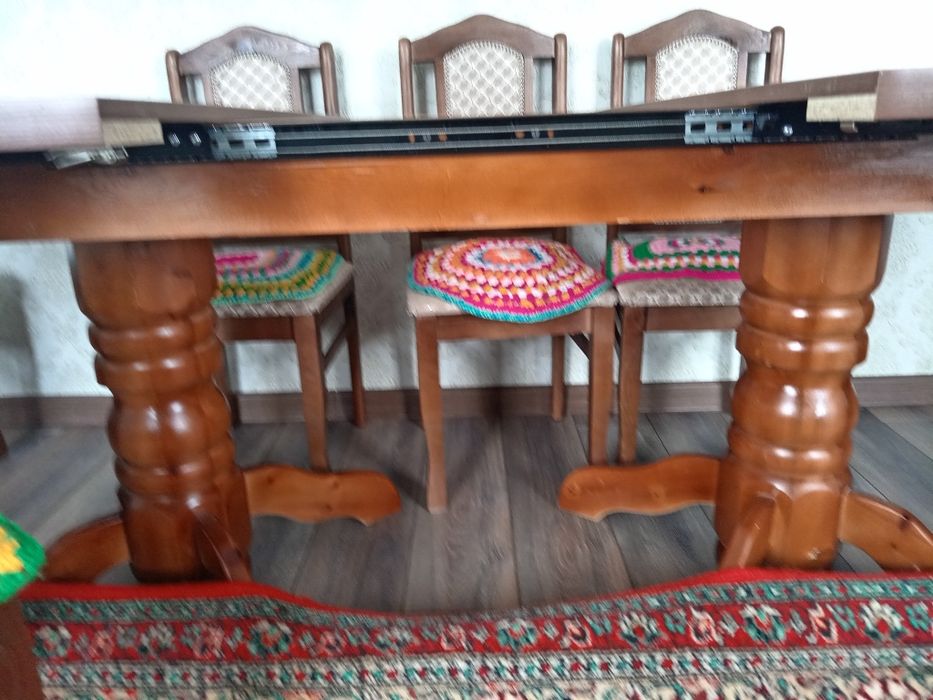 Продам стол в хорошом состояние