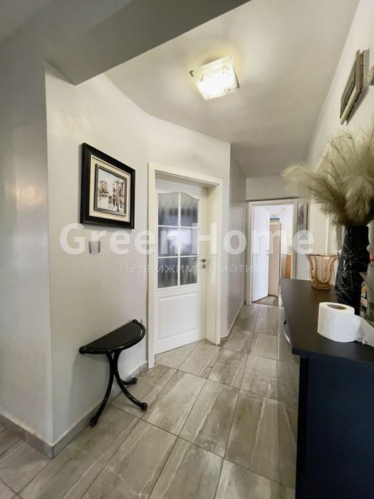 Продава се Тристаен апартамент в Варна, Лятно кино Тракия - 128 кв.м за 1446 €/кв.м - Снимка #2