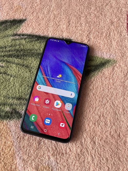 Продам самсунг а40 на 64 гб