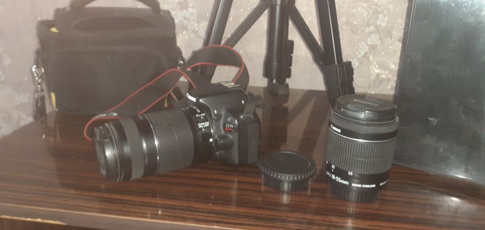 Canon kiss x7  состояние идеальное