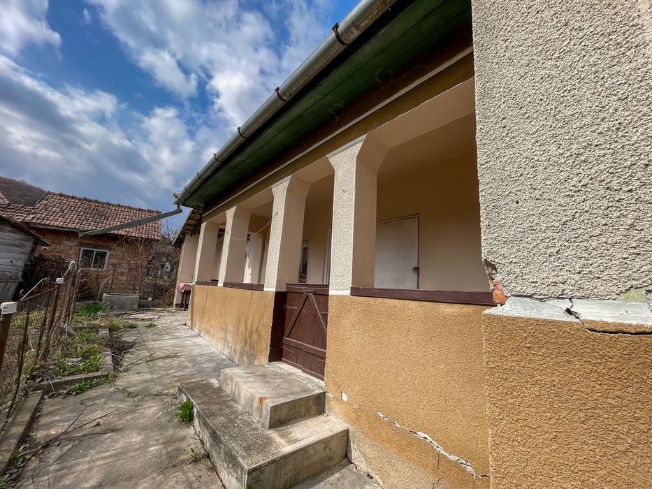 Casă de vânzare în Moldovenești