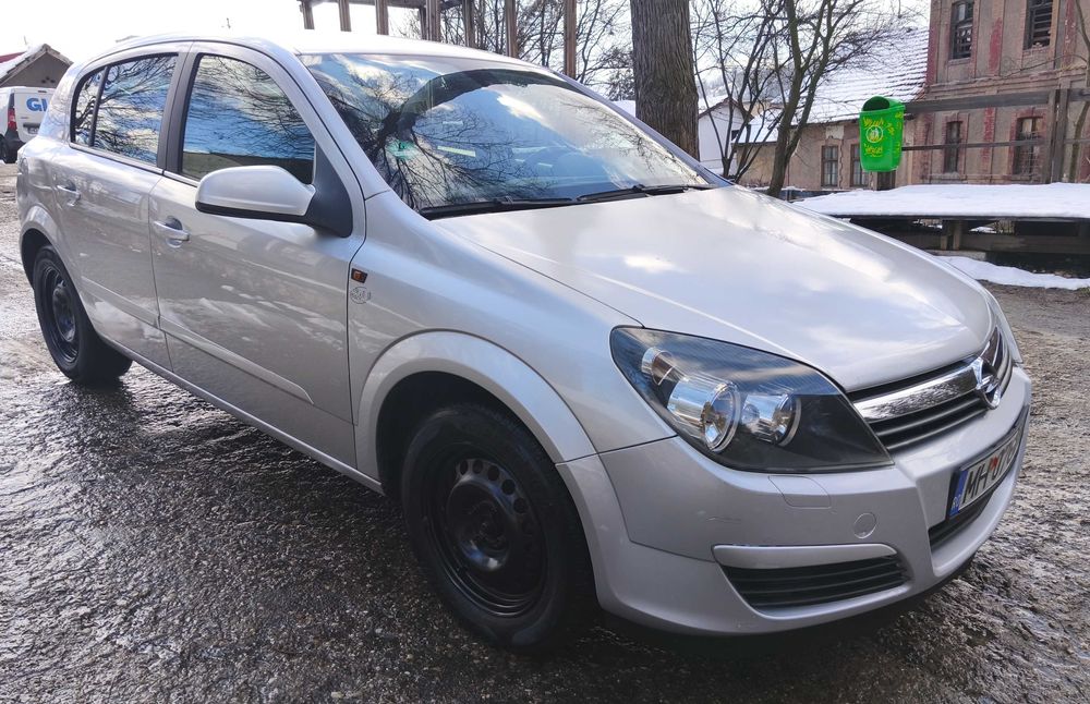 Opel Astra H Benzina
