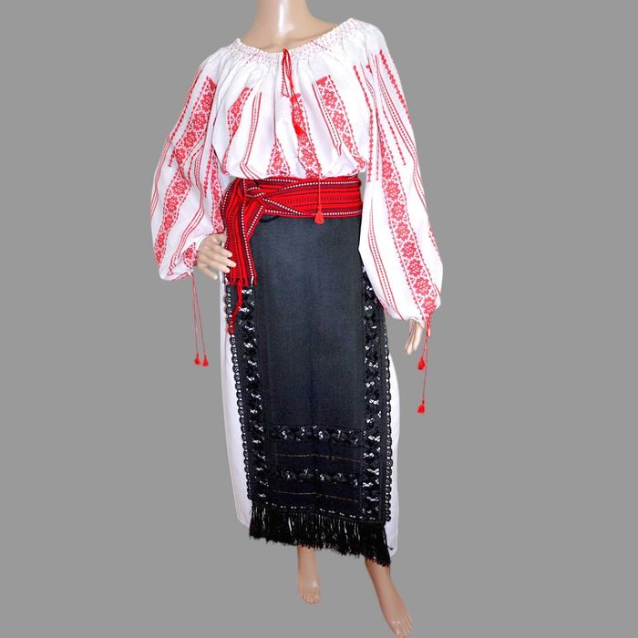 Costum popular cu ie tesuta manual marimea L-XL