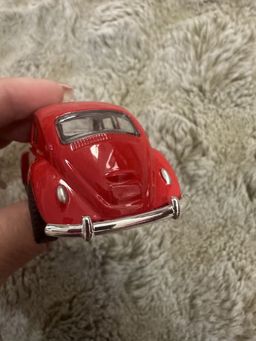 Macheta Beetle rosu