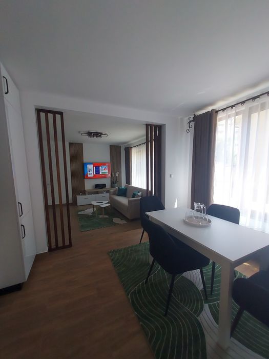 Închiriez apartament