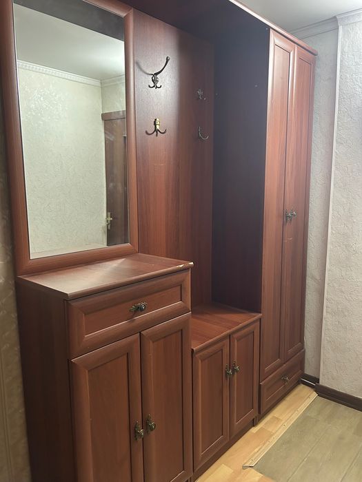 Продам шкаф для прихожей