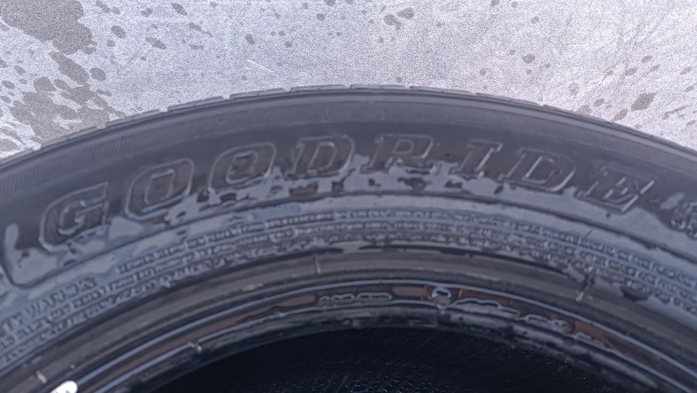 Шины от пикапа...