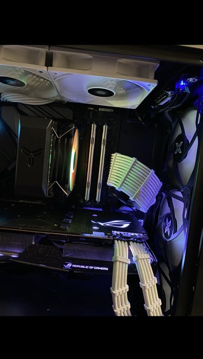Гейминг компютър 1080ti ryzen 3600