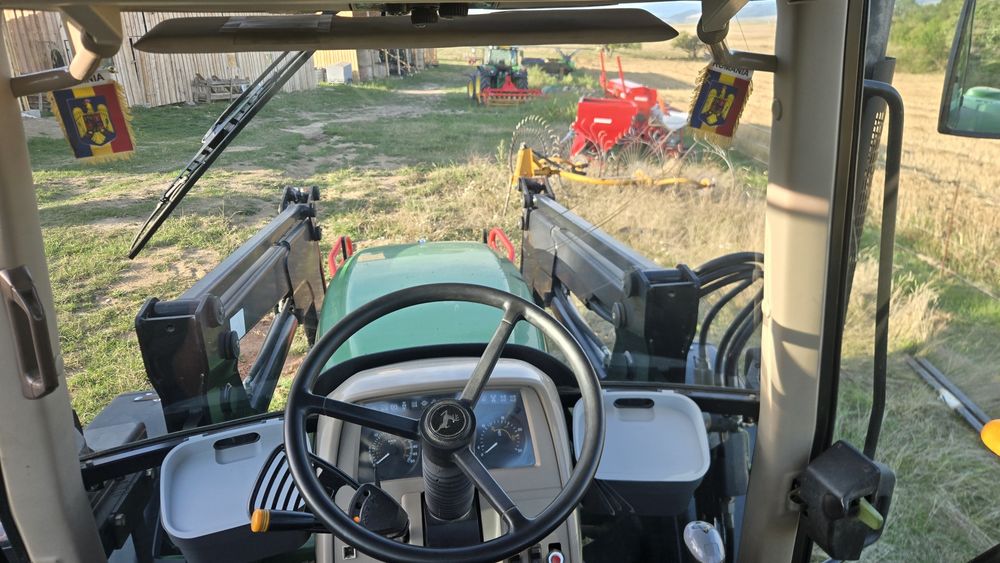 Tractor John Deere 6220 (2007) cu Încărcător Frontal – Înmatriculat, Anvelope Noi