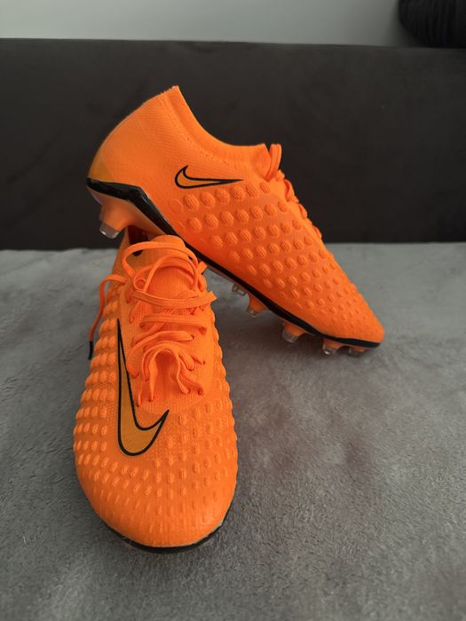 Ghete de fotbal hypervenom phantom gt