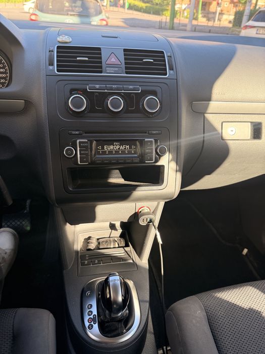 VW  touran 2012 AUTOMAT