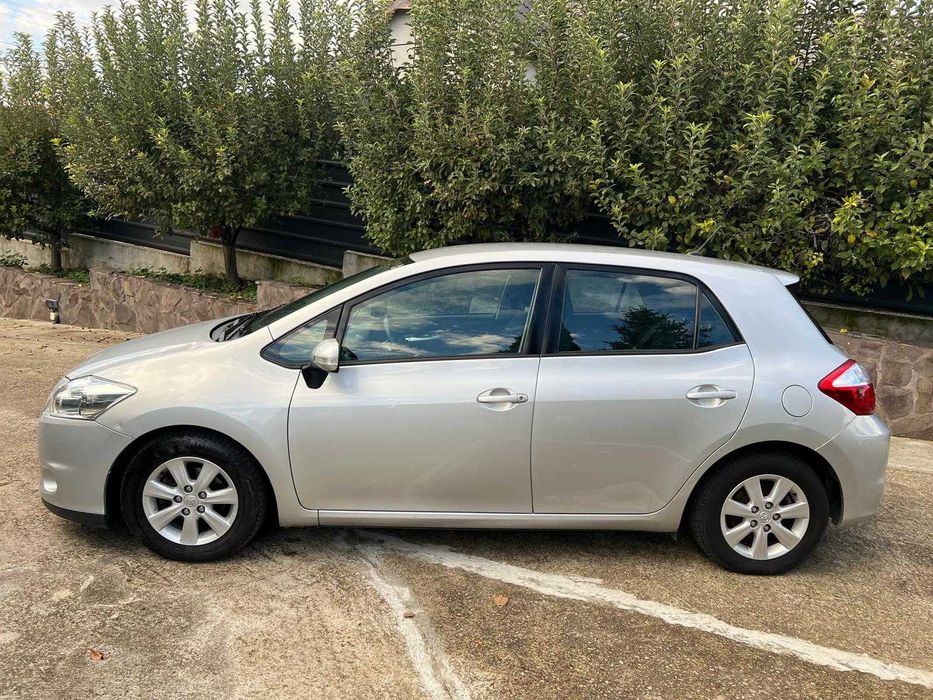 TOYOTA Auris 2013 — imagine 3