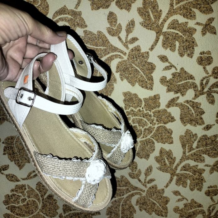 Обувь детская (босоножки)