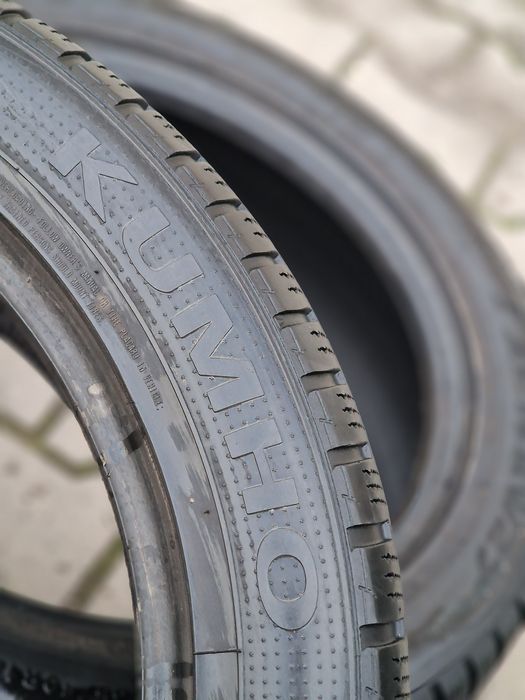 235 50 18 kumho    .