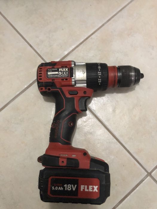 Set Marca Flex contine Bormasina cu impact și polizor cu variator