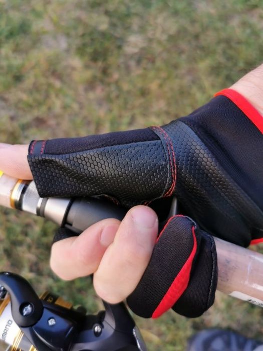 Неопренови ръкавици за спининг Daiwa