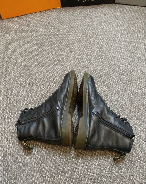 Bocanci Dr. Martens mărime 37