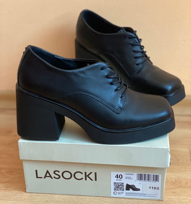 Дамски кожени обувки Lasocki 40