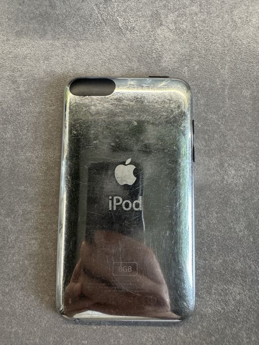 iPod Touch Generația 2 - 8GB