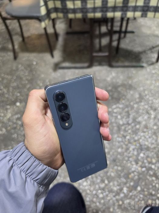 Samsung Z fold 4