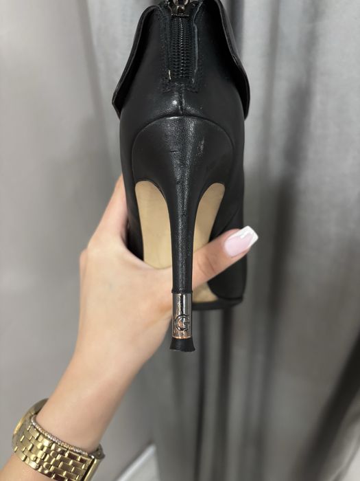 Токчета Guess, използвани