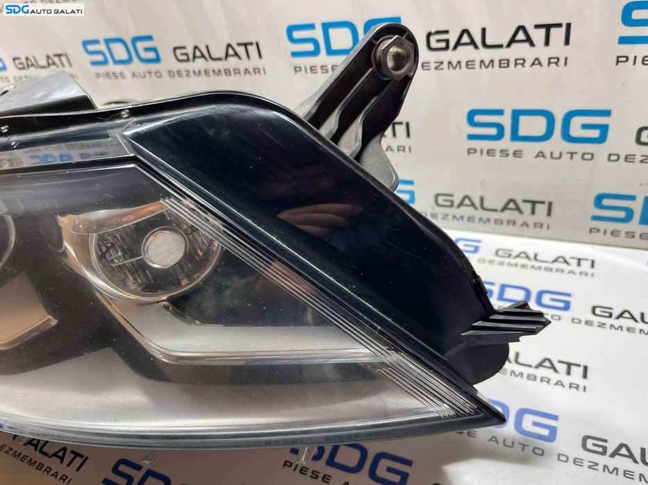 Far Dreapta Xenon Volkswagen CC 2012 - 2017 Cod 3C8941032H [B3081]