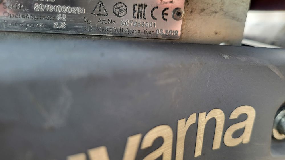 Mai compactor profesional Husqvarna LT 5005