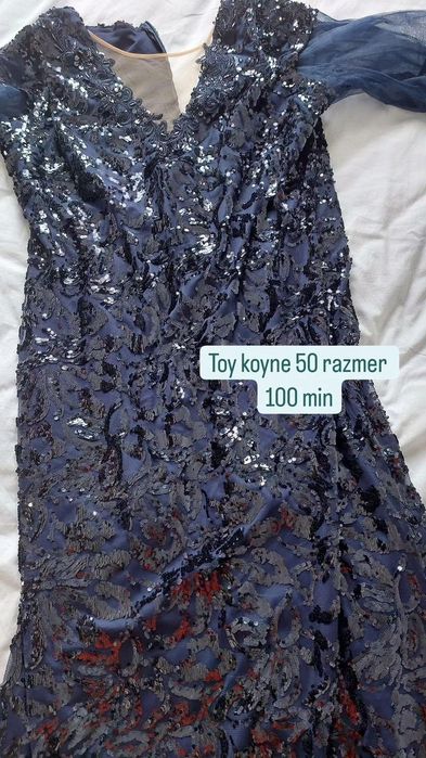 Aralash kiyimla tozza