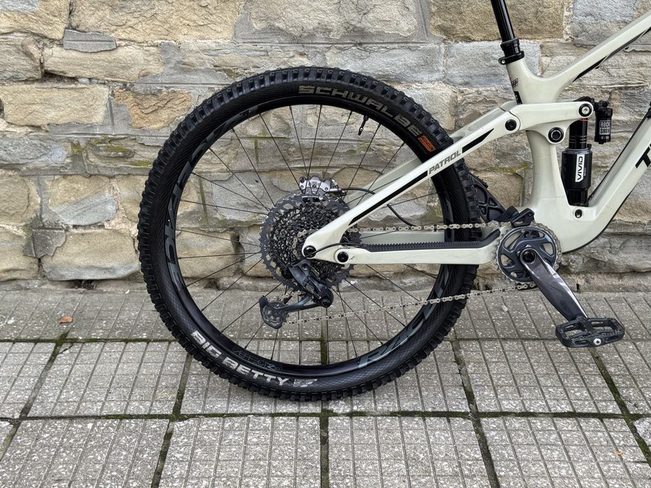Планински карбонов велосипед TRANSITION PATROL  CARBON( L размер)